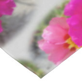 Rosa Blume in der Sonne Tischdecke (Schrägansicht)