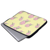 Rosa Blume in Gelb Laptopschutzhülle (Vorne Knopf)