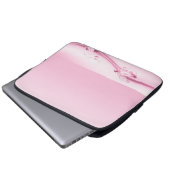 Rosa Blume in Waves Laptopschutzhülle (Vorne Knopf)