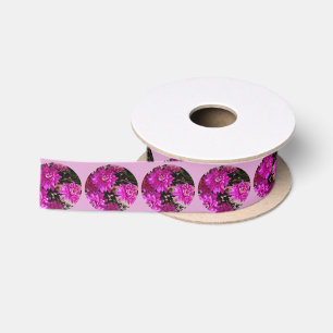 Rosa Blume rund um Bouquet Satinband