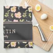 Rosa Blume schwarz Familienname Geschirrtuch (Viertel Falte)