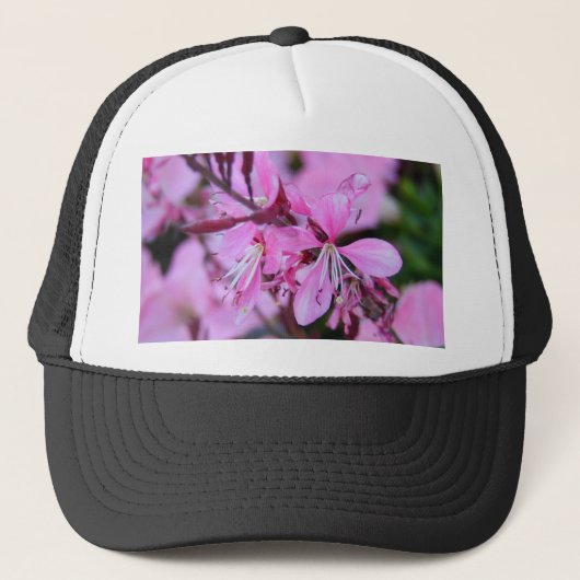 Rosa Blume Truckerkappe (Vorderseite)