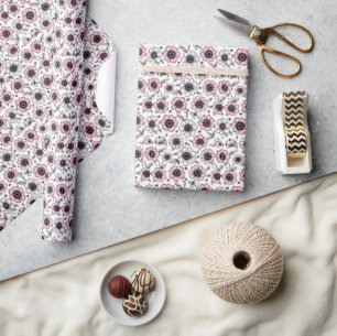 Rosa Blume und Blätter skizzieren Geschenkpapier