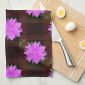 Rosa Blume und rote Zellen. Küchentücher (Viertel Falte)