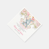 Rosa Blume und Servietten. Serviette (Ecke)