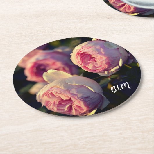 Rosa Blume vom Garten Runder Pappuntersetzer (Angewinkelt)