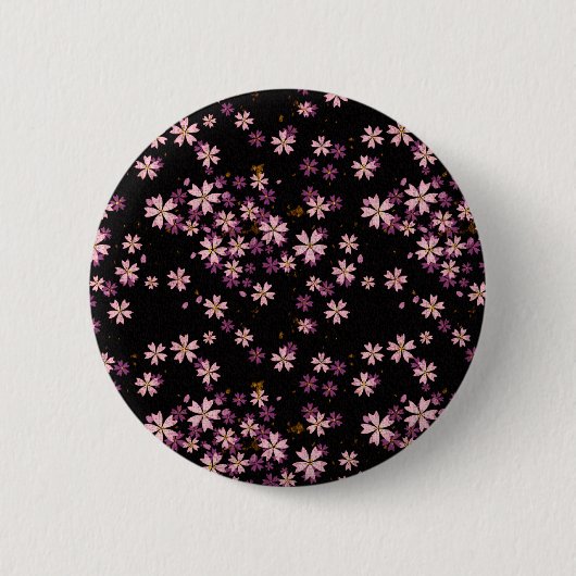 Rosa Blumen auf Schwarzem Button (Vorderseite)