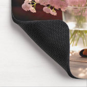 Rosa Blumen mit altem Buch Mousepad (Ecke)