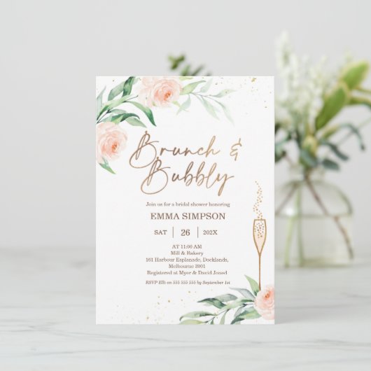 Rosa Blumenbrunch Bubble Brautparty Einladung (Stehend Vorderseite)