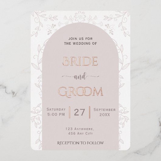 Rosa Blumendesign & Goldene Rose Touch Hochzeit Folieneinladung (Vorderseite)