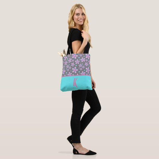 Rosa Blumendesign Personalisiert Tasche (Am Model)