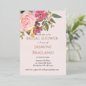 Rosa Blumengarten Frühling Brautparty Folieneinladung (Stehend vorne)