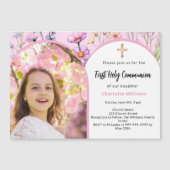 Rosa Blumengestelle Foto Mädchen Erste Heilige Kom Magneteinladung (Vorderseite)