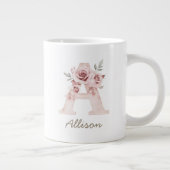 Rosa Blumenmonogramm-feminine Tasse - Buchstabe A (Rechts)