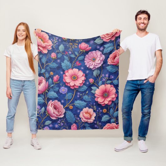 Rosa Blüten auf lebendigem Blau Fleecedecke (Beispiel)