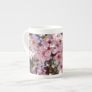 Rosa Blüten auf Zierblumen Porzellantasse