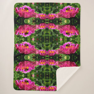 Rosa Blüten mit Hummel rosa Blumen süße Biene Sherpadecke