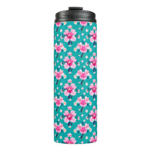 Rosa Blüten und Blätter auf Türkis Hintergrund Thermosbecher