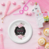 Rosa Blütenblätter 50 und prächtiger schwarzer und Pappteller (Party)