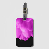Rosa Blütenblätter auf schwarzen Blume Gepäckanhänger (Vorderseite Vertikal)