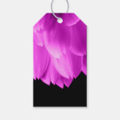 Rosa Blütenblätter auf schwarzen Blume Geschenkanhänger (Vorderseite)