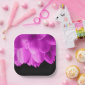 Rosa Blütenblätter auf schwarzen Blume Pappteller (Party)