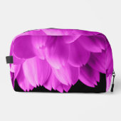 Rosa Blütenblätter auf schwarzen Blume Waschbeutel (Vorderseite)