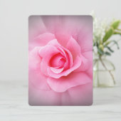 Rosa Blütenblätter Einladung (Stehend Vorderseite)