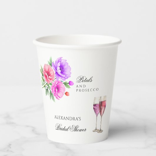 Rosa Blütenblätter und Prosecco-Brautparty Pappbecher (Vorderseite)