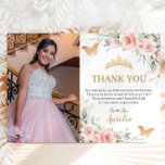Rosa Blütenblättrige Goldkrone Quinceañera Foto Dankeskarte<br><div class="desc">Diese elegante Quinceañera Dankeschön-Karte bietet delikate Aquarellfarben, rosa Blütenblätterung, weiches grünes Blattwerk und rot-rosa Schmetterlinge. Personalisieren Sie es einfach und schnell mit Ihren Daten, drücken Sie einfach die Schaltfläche Anpassen, um den Stil und die Platzierung des Textes weiter zu ordnen und zu formatieren. Auch gut für Sweet 16, 18. Geburtstag,...</div>