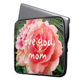 Rosa Blütenfotografie Liebe Mama Laptopschutzhülle (Vorderseite Links)