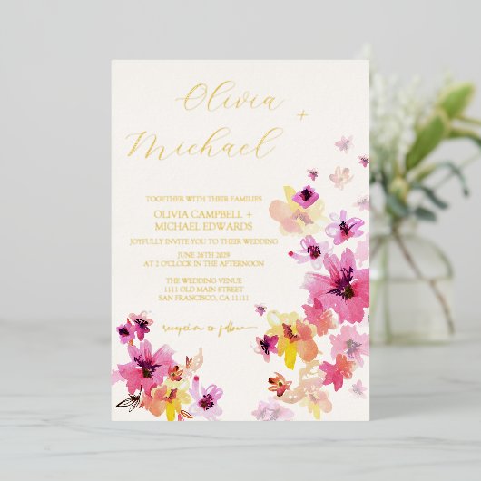 Rosa Blütengelbe Blumen Botanische Hochzeit Gold Folieneinladung (Stehend vorne)