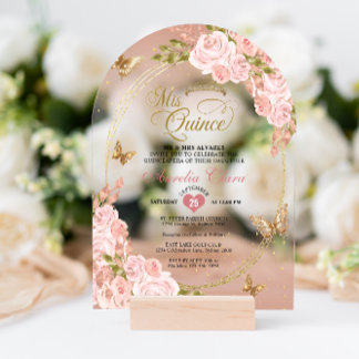 Rosa Blütenrosa Schmetterling Quinceañera Arch Acryleinladungen