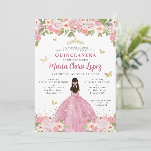Rosa Blütenschmetterling Princess Quinceanera Einladung (Stehend Vorderseite)