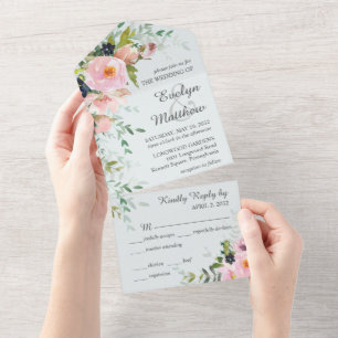 Rosa Blütenstrauß auf hellblauer Hochzeit All In One Einladung