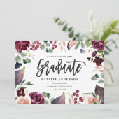Rosa bordeauxfarbene Graduiertenkarte (Stehend Vorderseite)