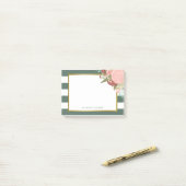 Rosa Bouquet und Grüne Streifen Individuelle Name Post-it Klebezettel (Auf Schreibtisch)