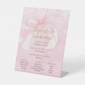 Rosa Bow Ribbon Sweet 16 Signature Cocktails Menü Sockelschild (Vorderseite)