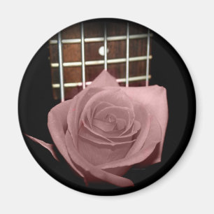 Rosa braune Rose gegen fünf Bassfreunde Magnet