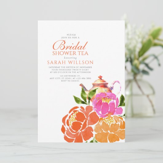 Rosa Brautparty Tee Einladung (Stehend Vorderseite)