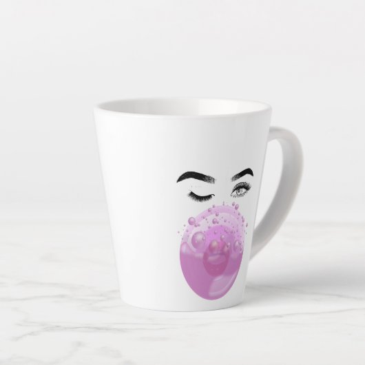 Rosa Bubble Gum wird von einer Frau geblasen Milchtasse (Rechte Ecke)