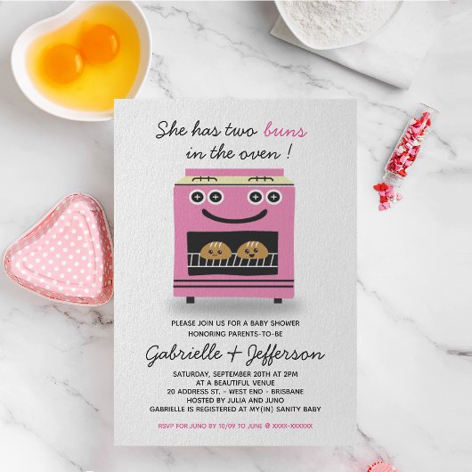 Rosa Buben in den Oven Twins Baby Dusche Einladung