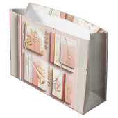 rosa Buch Große Geschenktüte (Rückseite Schrägansicht)