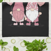 Rosa Buffalo Kariertes Herz Gnomes Valentinstag Geschirrtuch (Gefaltet)