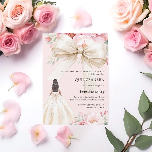 Rosa Bugblumen, cremefarbenes Kleid Quinceanera Einladung