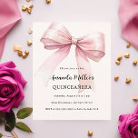 Rosa Bugcreme elegant Quinceanera Einladung<br><div class="desc">Das weiche beige,  cremefarbene Dekor ist mit einem großen,  rosa Bogen geschmückt. Personalisieren und fügen Sie einen Namen und Party-Details hinzu. 1 Blatt = 1 Einladung mit Druckkante bis Kante.</div>