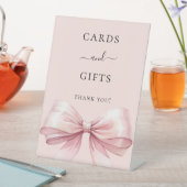 Rosa Bugkarten-Geschenkzeichen Sockelschild (In Situ)