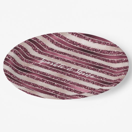 Rosa Burgund Rote Rose Glitzer Streifen Pappteller (Schrägansicht)
