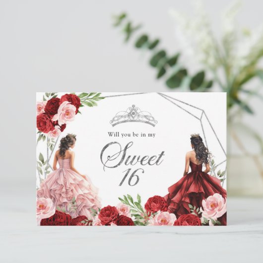 Rosa Burgundy Red Twins Sweet 16 Einladung (Stehend Vorderseite)