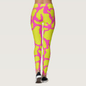 Rosa Camouflage Leggings mit gelben Formen (Rückseite)